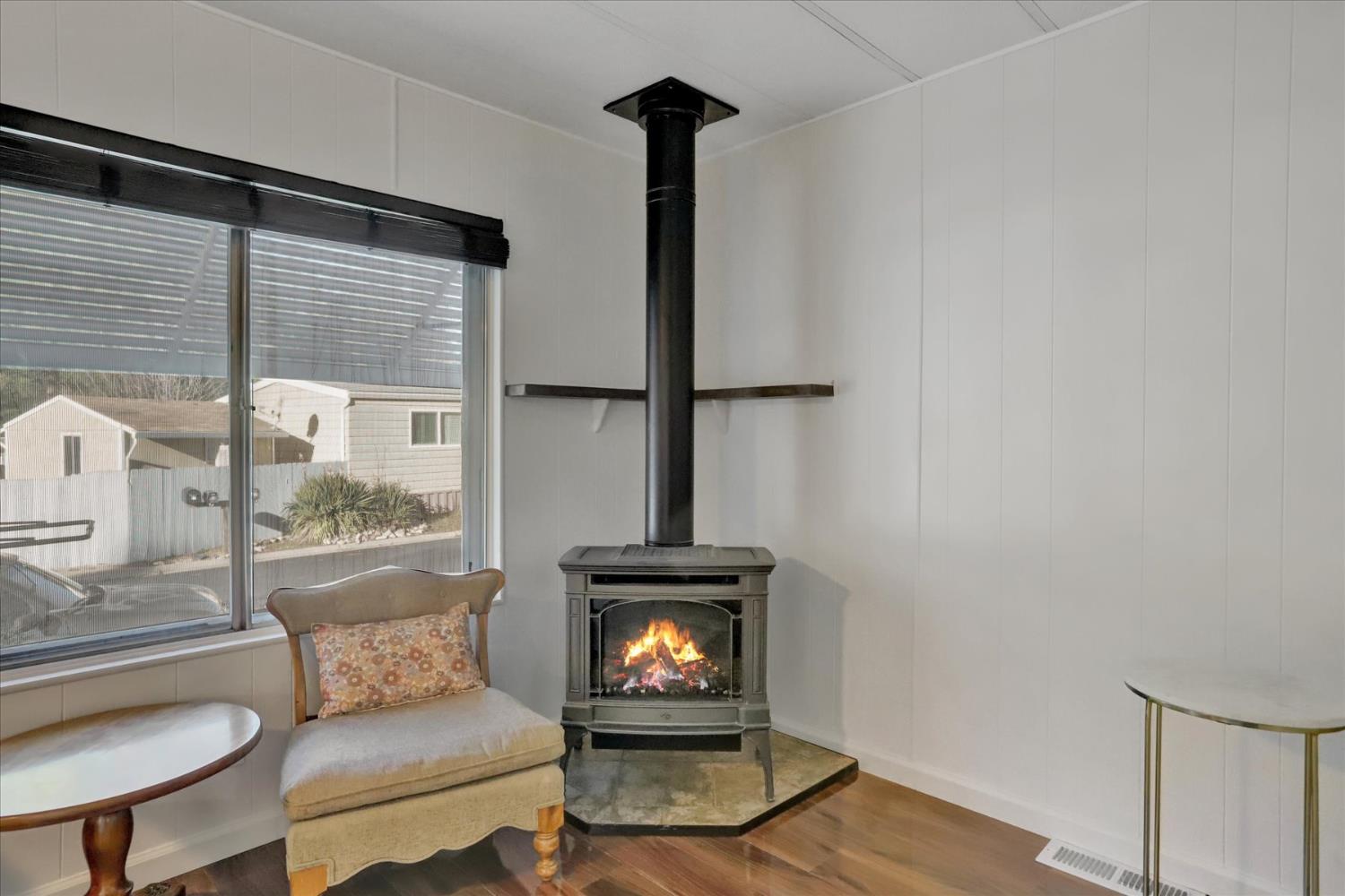 65 Primrose Lane Grass Valley, CA 95945 - Photo 4 of 41 a living room with furniture and a window