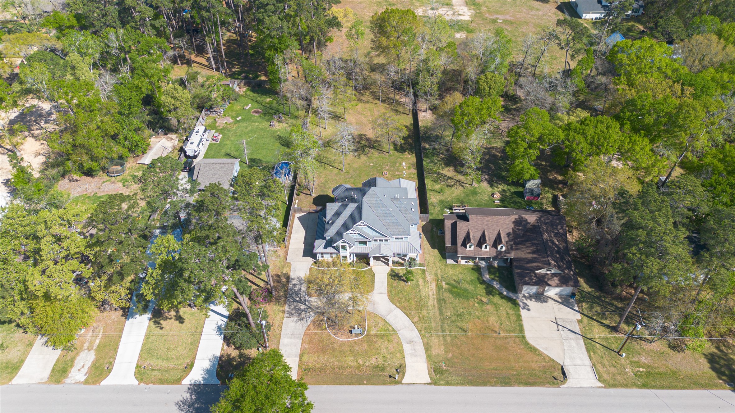 2504 Southline Road Conroe, TX 77384 - Photo 2 of 26