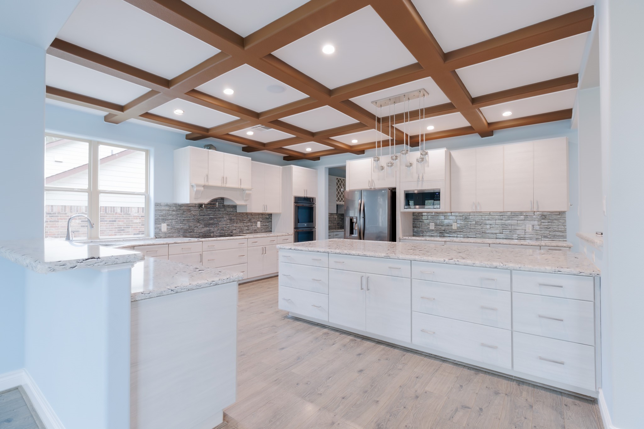 2504 Southline Road Conroe, TX 77384 - Photo 8 of 21