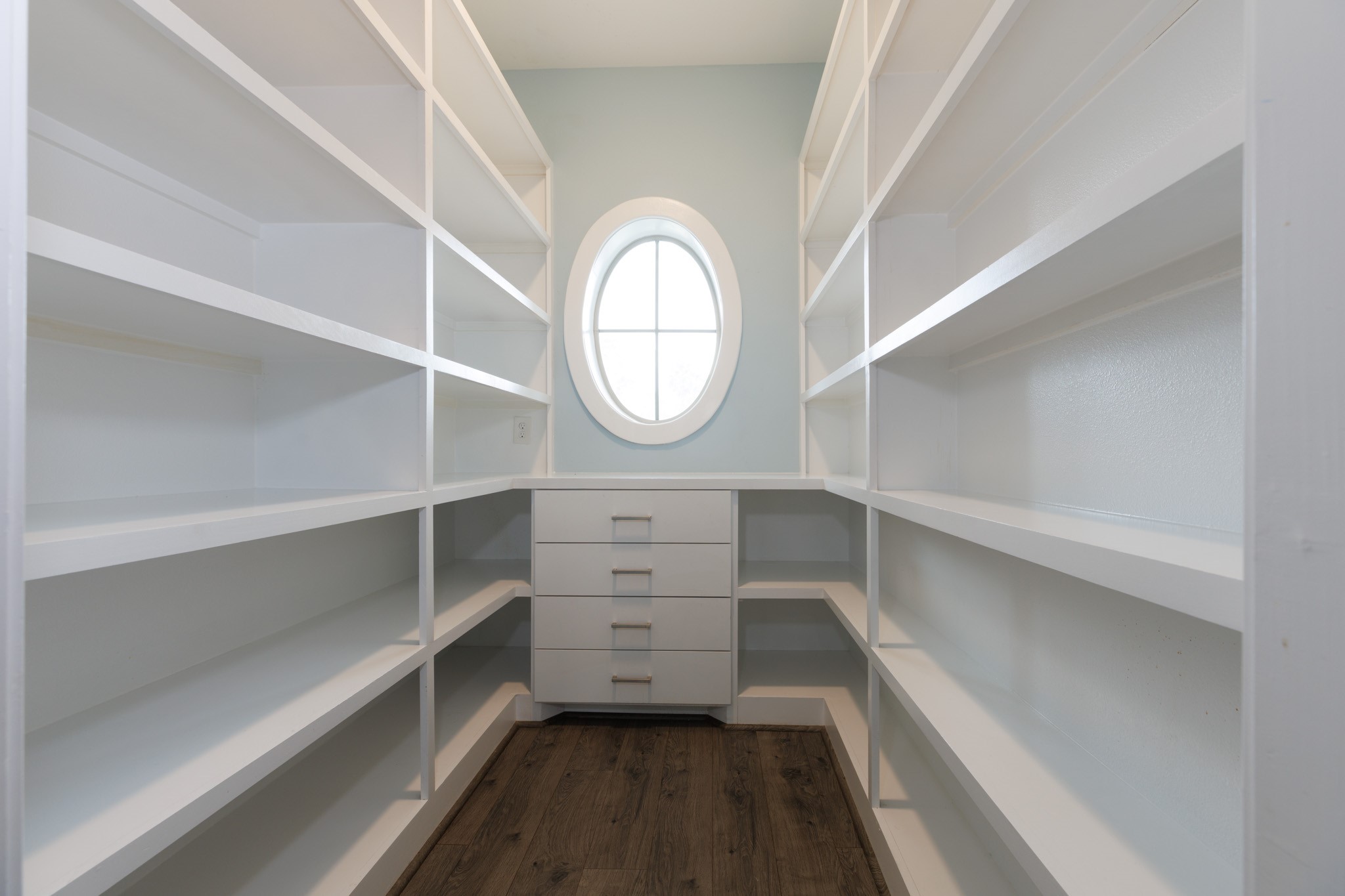 2504 Southline Road Conroe, TX 77384 - Photo 9 of 20 a view of a room with rack on the wall