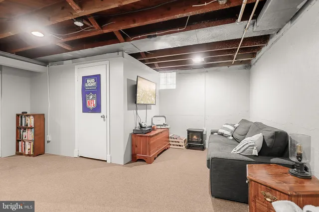 a view of room with workspace