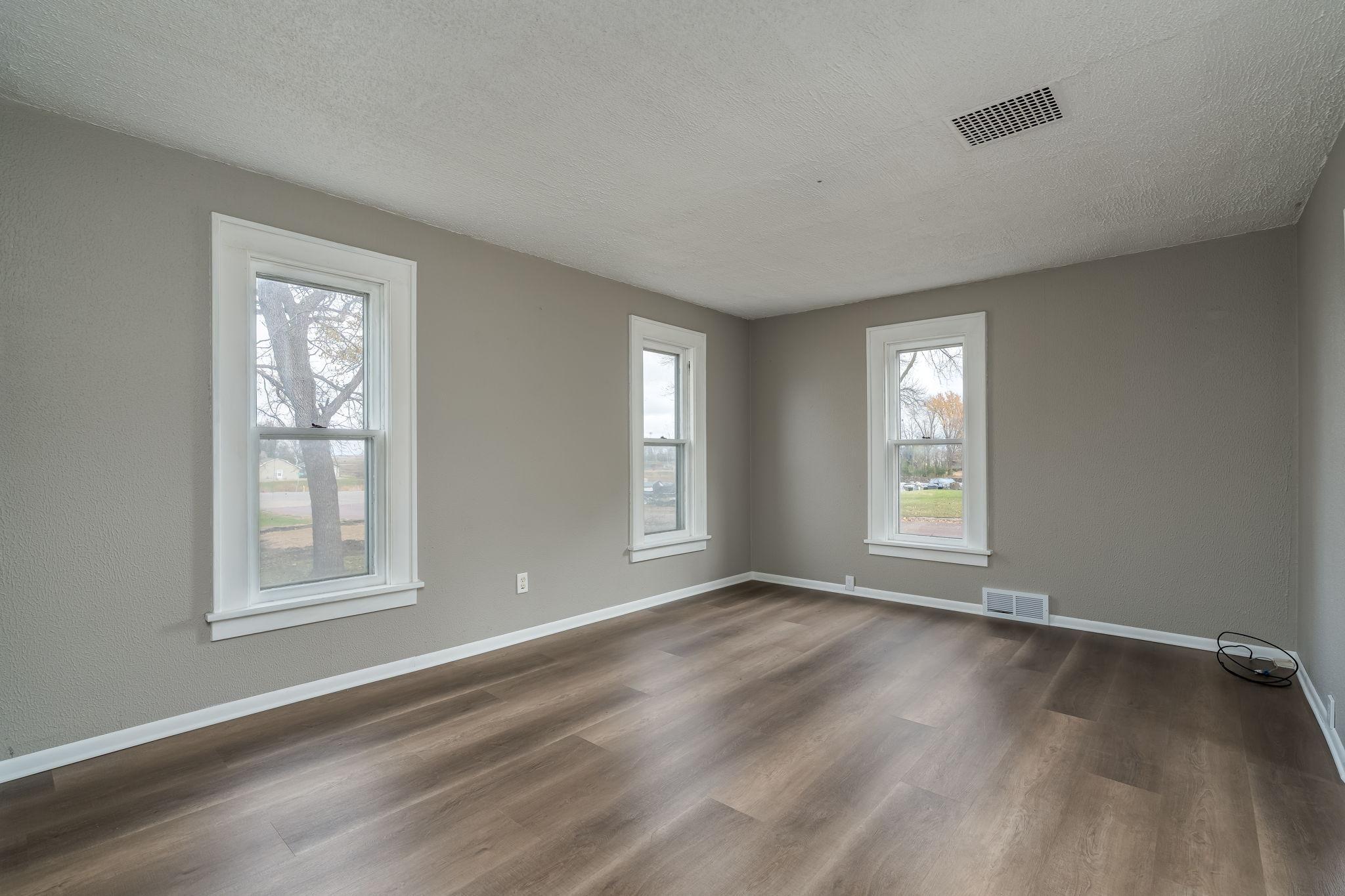 606 Smith Street Northeast Mapleton, MN 56065 - Photo 8 of 40
