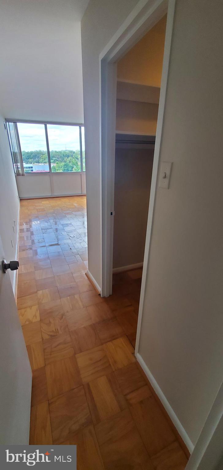 5101 River Road, Unit 907 Bethesda, MD 20816 - Photo 17 of 26