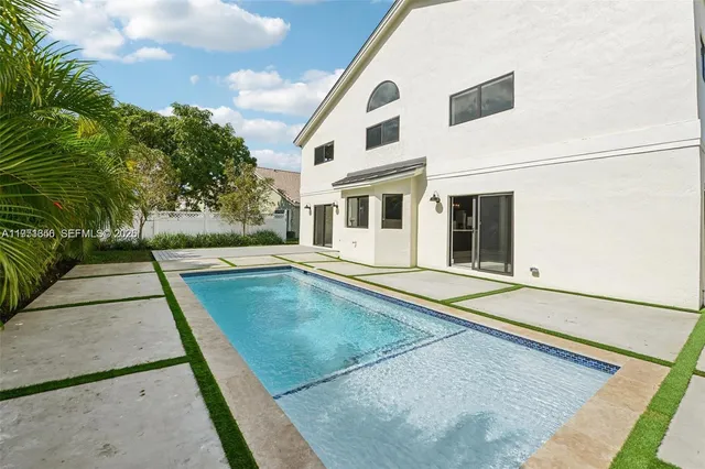 $7,500 | 20160 Northwest 9th Drive, Pembroke Pines, FL 33029