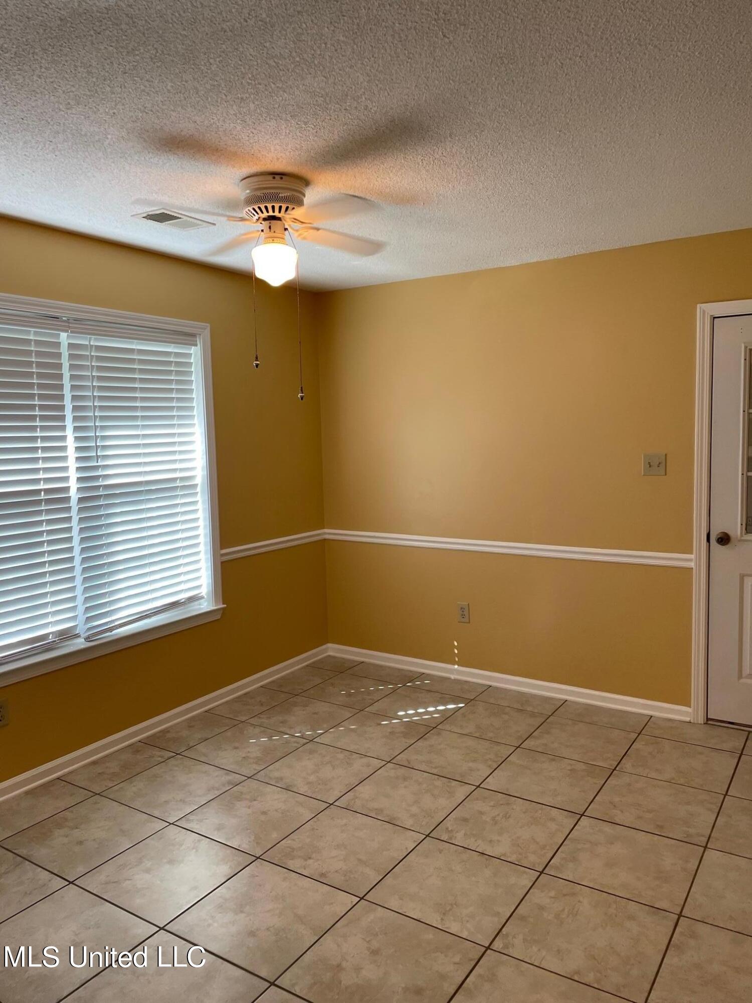 6771 River Birch Road Walls, MS 38680 - Photo 6 of 27 IMG_4788