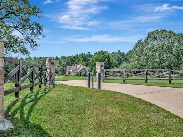 $3,490,000 | 1811 Caspers Cv Road, Lufkin, TX 75904