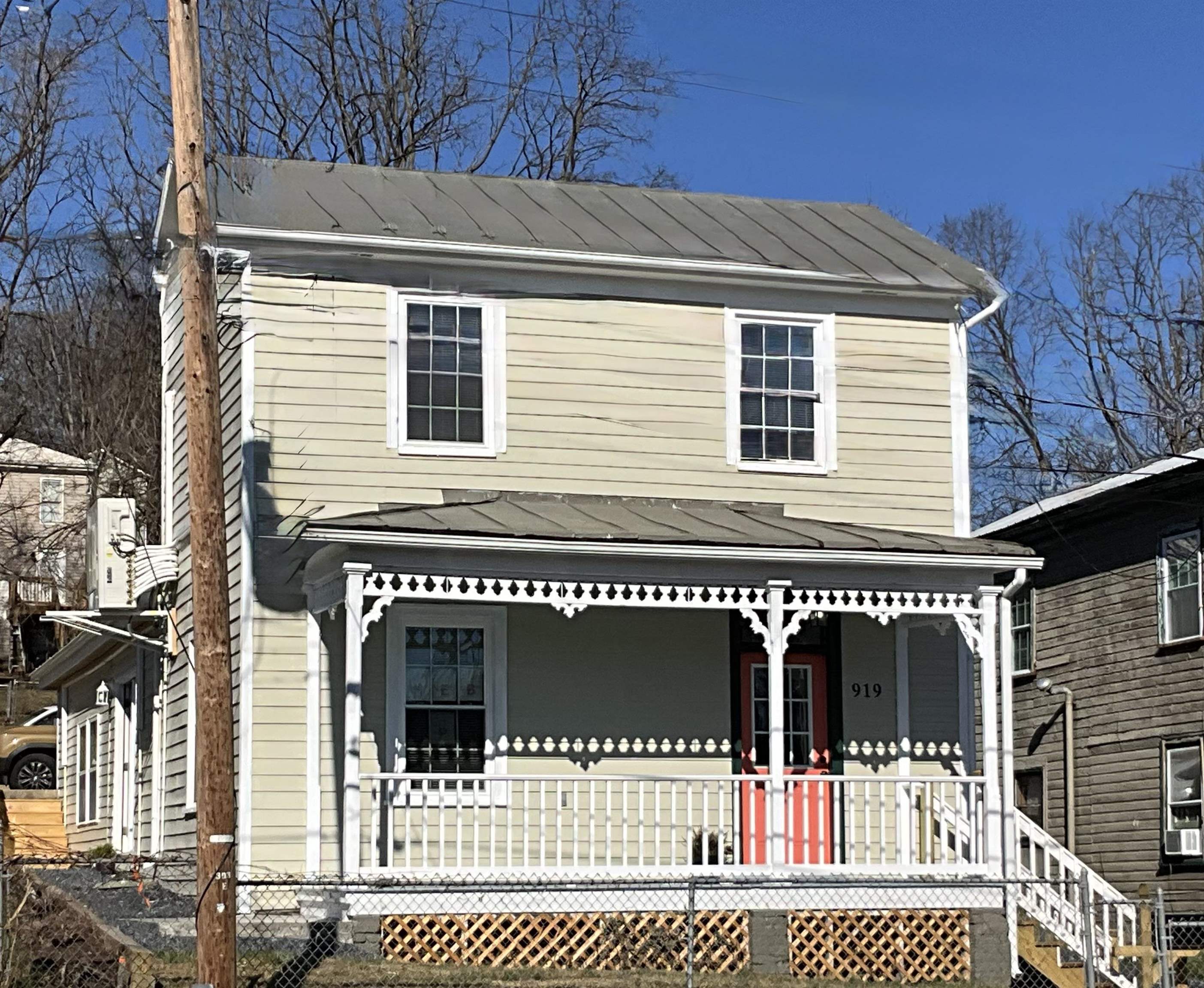 919 Stuart Street Staunton, VA 24401 - Photo 2 of 27