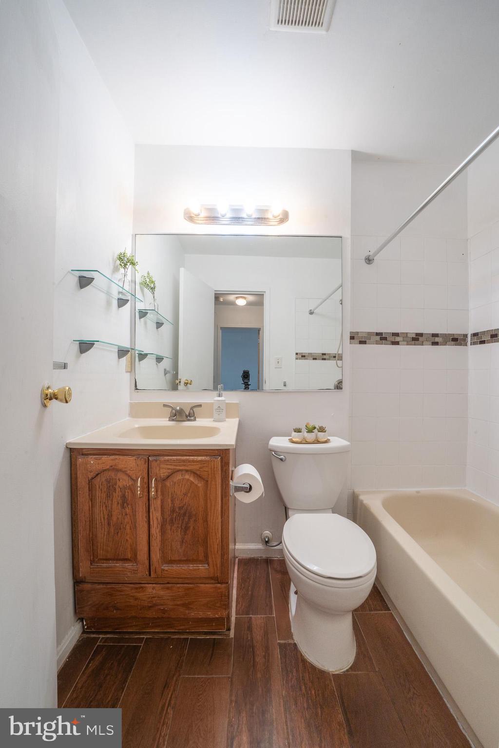 9540 Hagel Circle, Unit 8/E Lorton, VA 22079 - Photo 12 of 14