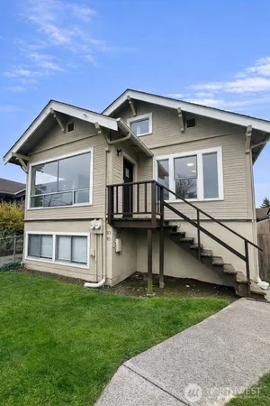 $2,350 | 813 North 3rd Street, Renton, WA 98057