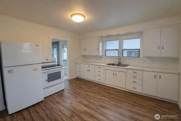 $2,350 | 813 North 3rd Street, Renton, WA 98057