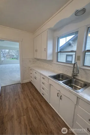 $2,350 | 813 North 3rd Street, Renton, WA 98057