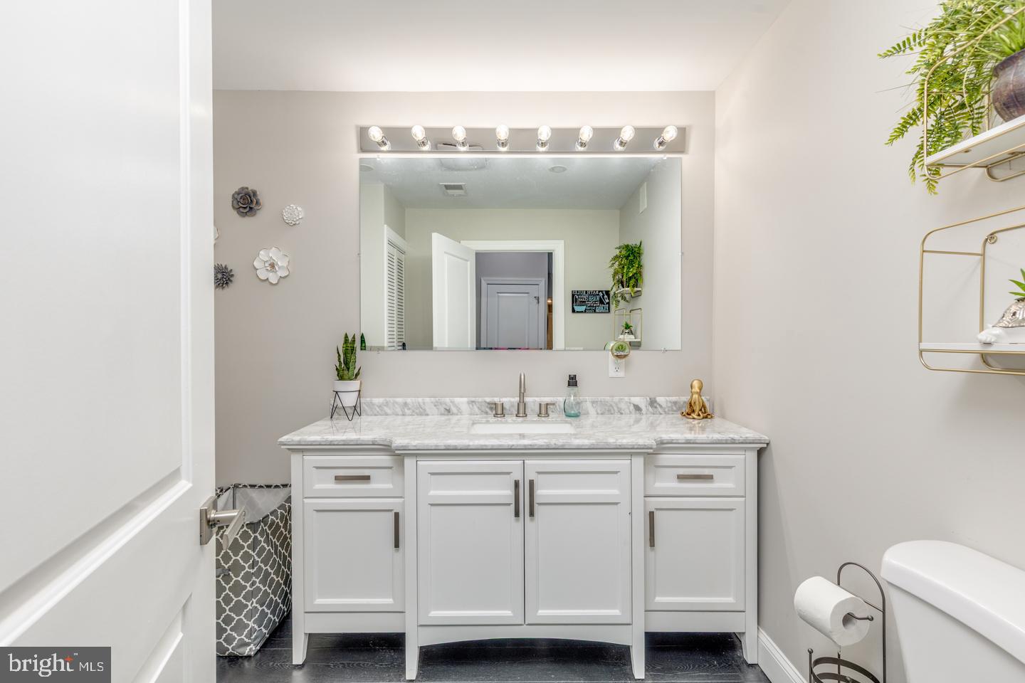 332 Juliustown Road Columbus, NJ 08022 - Photo 19 of 65 a spacious bathroom with a double vanity sink and a mirror
