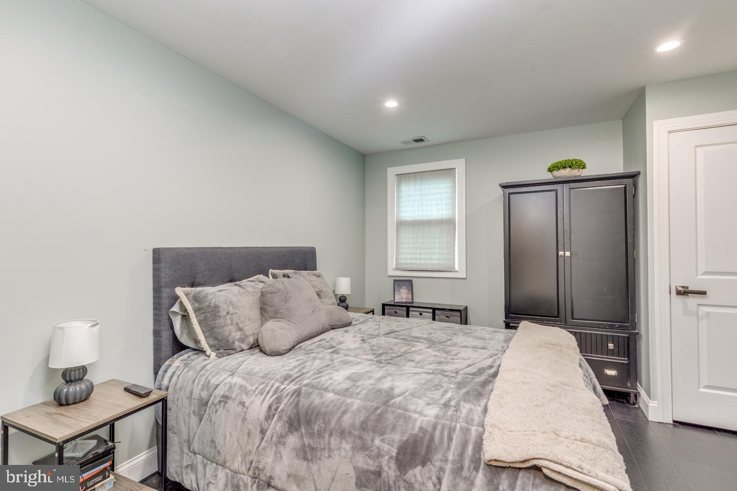 332 Juliustown Road Columbus, NJ 08022 - Photo 29 of 65 a bedroom with a bed and window