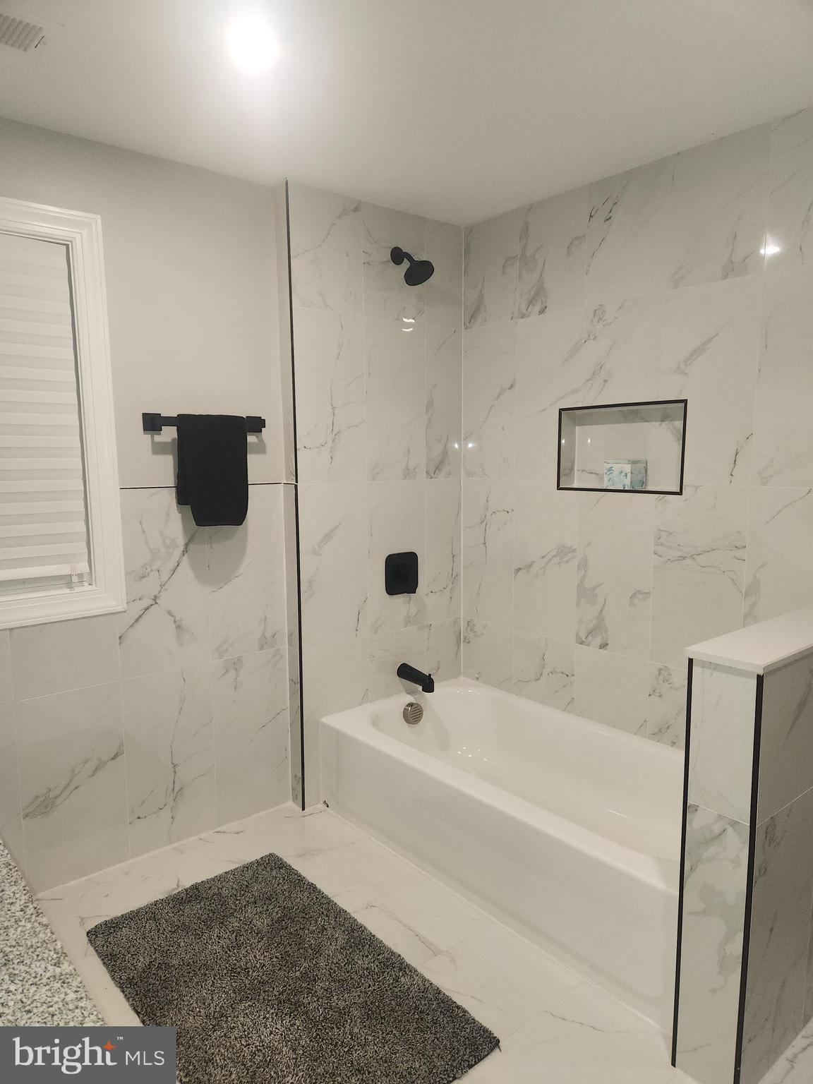 332 Juliustown Road Columbus, NJ 08022 - Photo 32 of 65 a bathroom with a bathtub and a shower