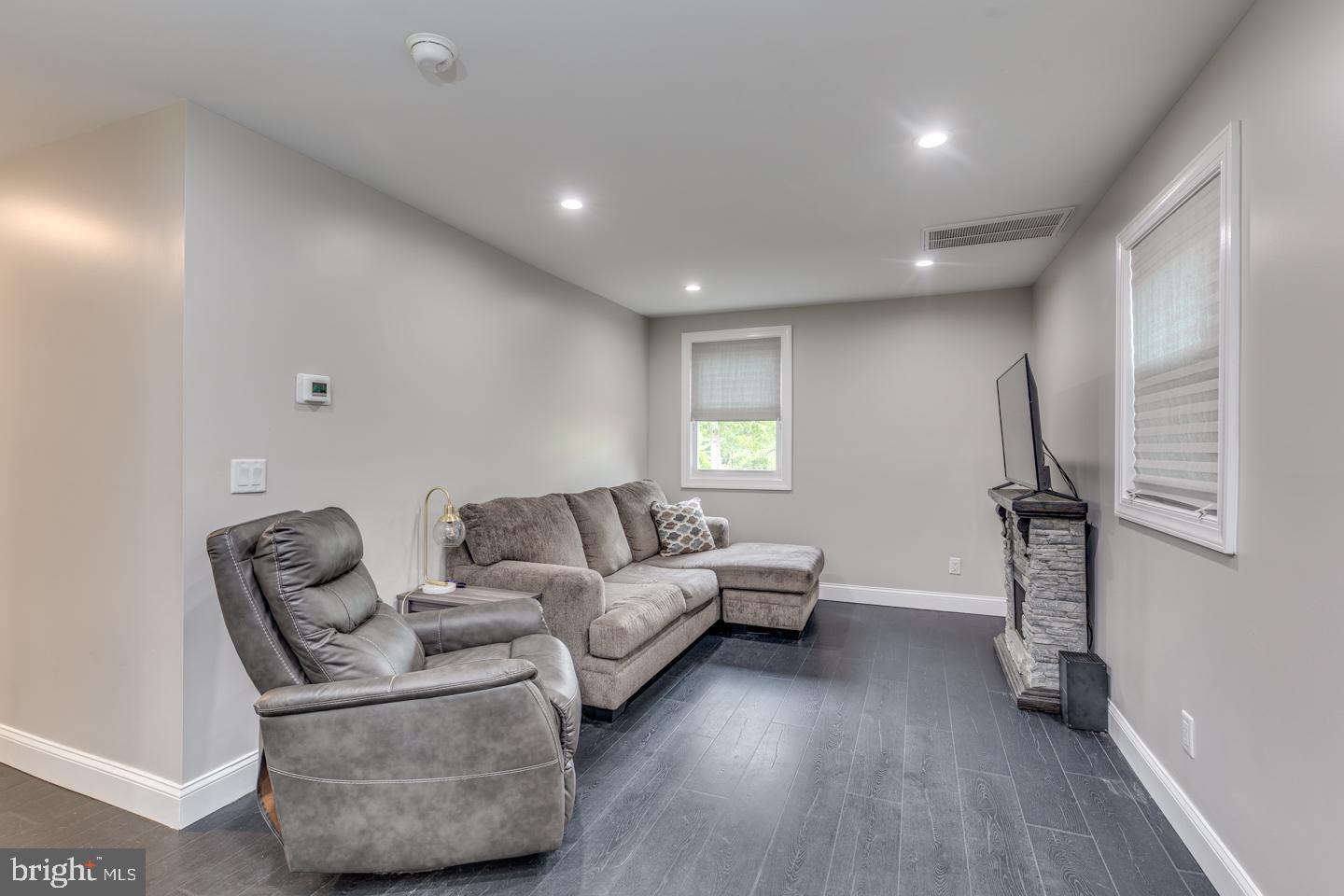 332 Juliustown Road Columbus, NJ 08022 - Photo 35 of 65 a living room with furniture and a wooden floor