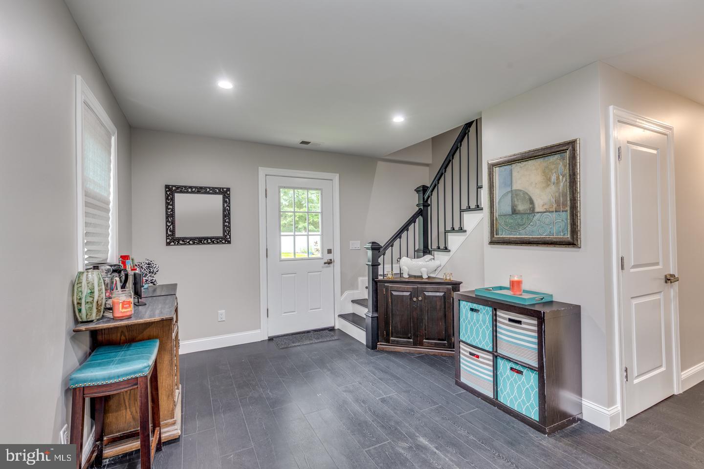 332 Juliustown Road Columbus, NJ 08022 - Photo 36 of 65 Family Room & Stairs