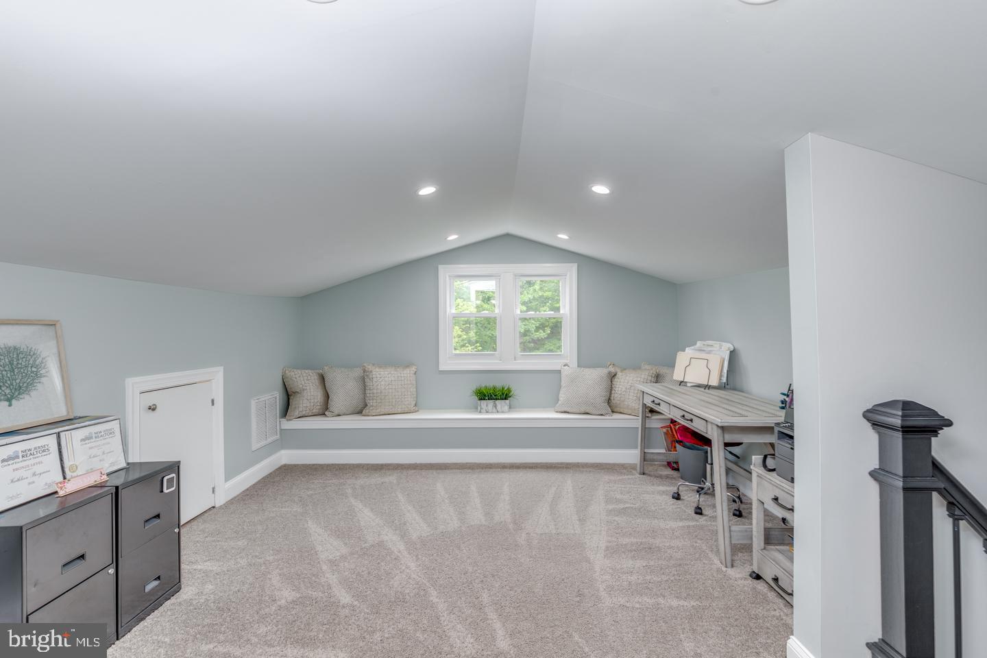 332 Juliustown Road Columbus, NJ 08022 - Photo 37 of 65 Office Loft