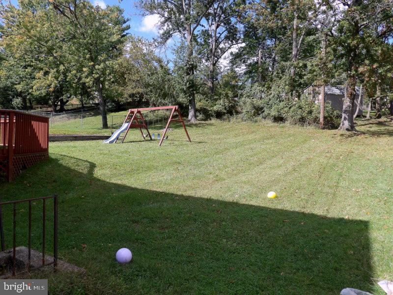 1004 Smoke Tree Road Baltimore, MD 21208 - Photo 3 of 35 Large Private Rear Yard