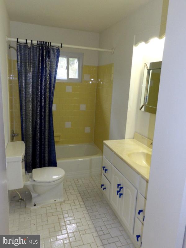 1004 Smoke Tree Road Baltimore, MD 21208 - Photo 22 of 35 Bathroom #2