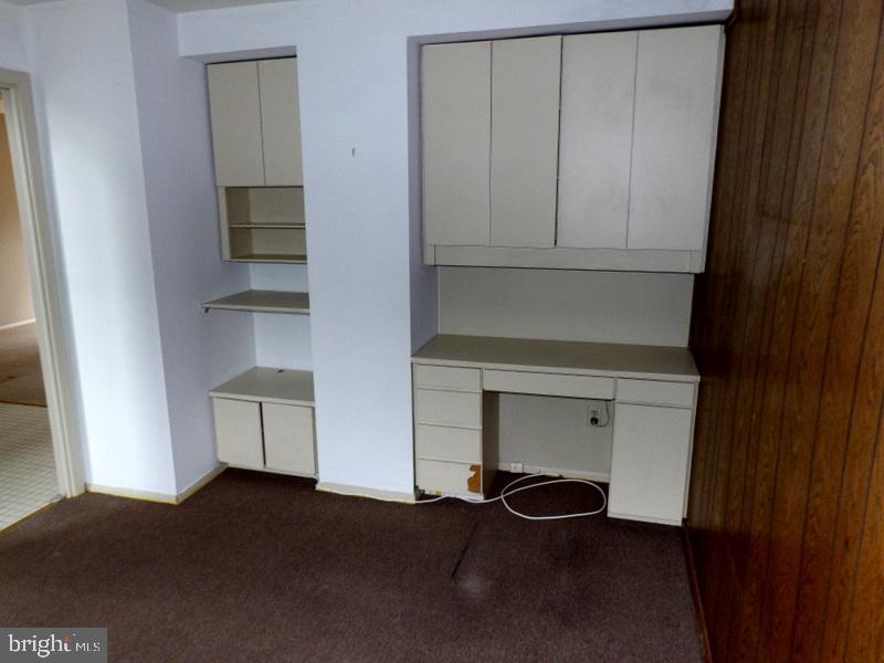 1004 Smoke Tree Road Baltimore, MD 21208 - Photo 10 of 35 Den