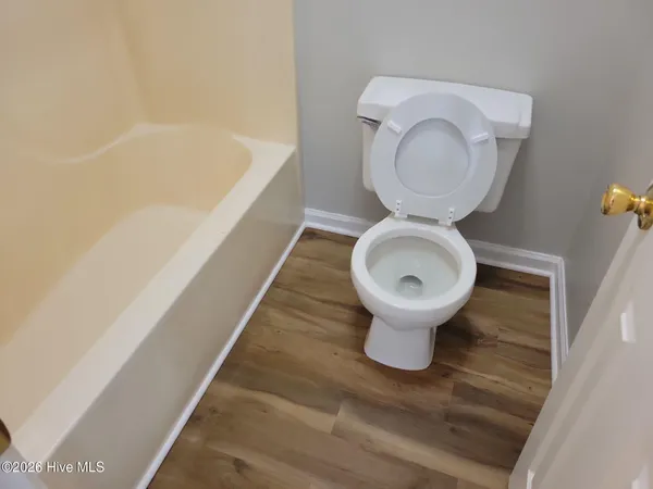 $1,200 | 2904 Mulberry Lane, Unit F, Greenville, NC 27858