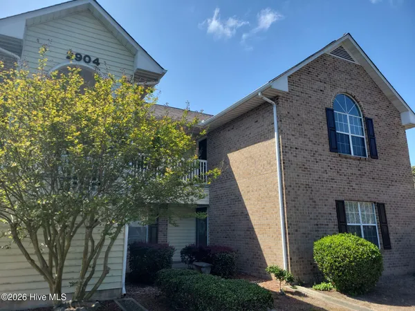 $1,200 | 2904 Mulberry Lane, Unit F, Greenville, NC 27858