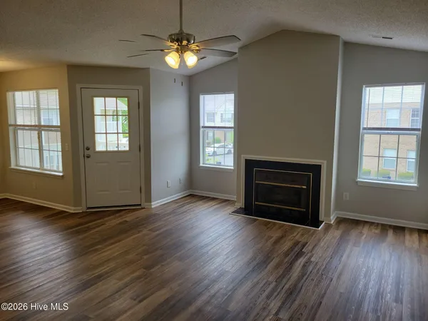 $1,200 | 2904 Mulberry Lane, Unit F, Greenville, NC 27858