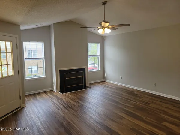 $1,200 | 2904 Mulberry Lane, Unit F, Greenville, NC 27858