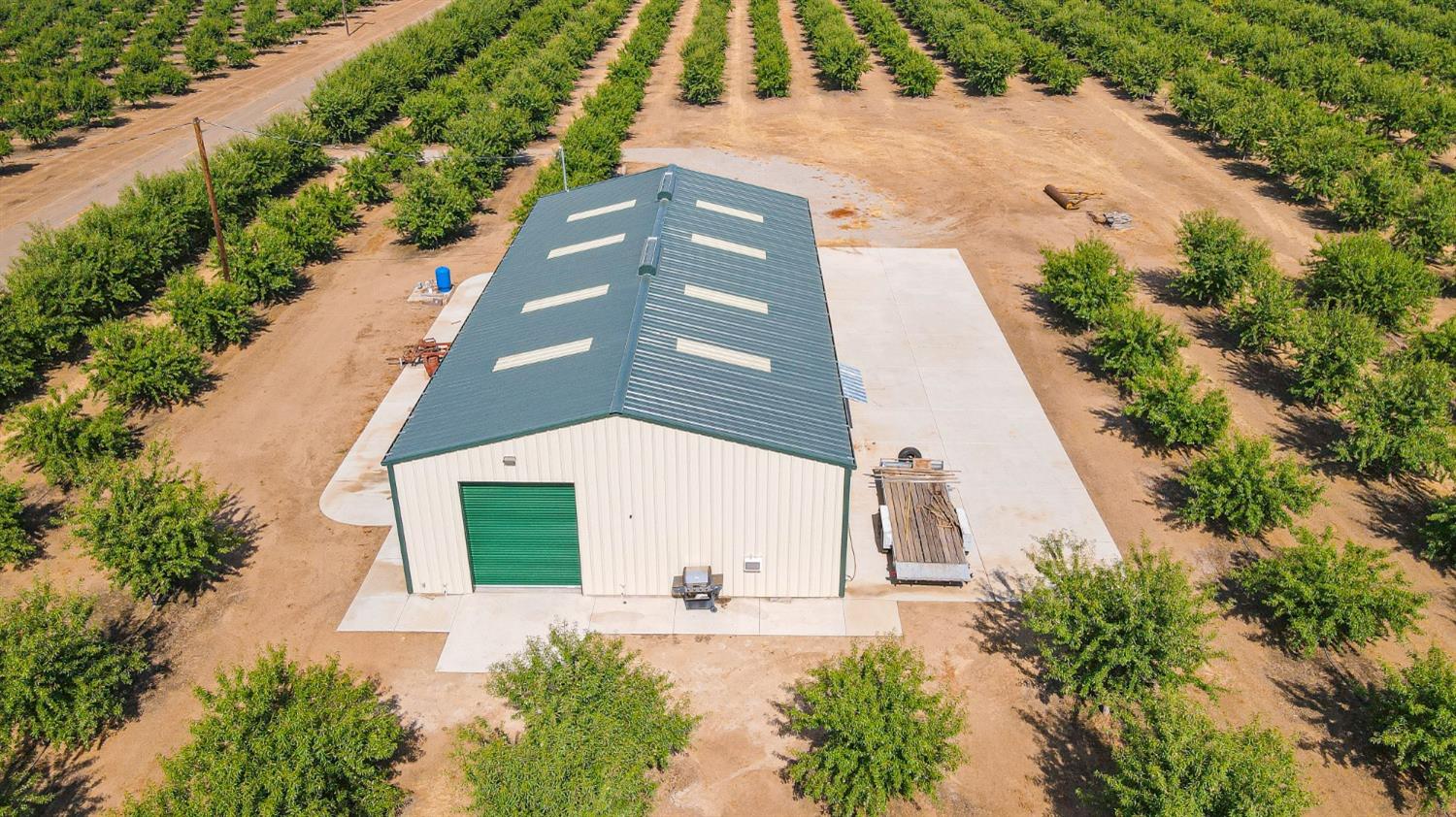 10391 Gillette Road Le Grand, CA 95333 - Photo 13 of 83 a view of a backyard