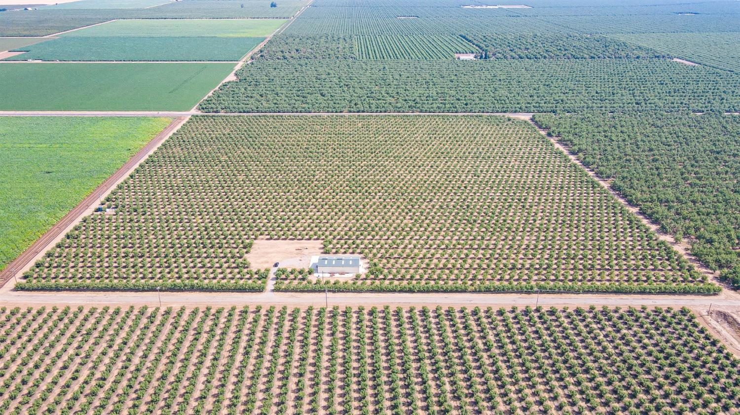 10391 Gillette Road Le Grand, CA 95333 - Photo 19 of 83 a view of a tennis court