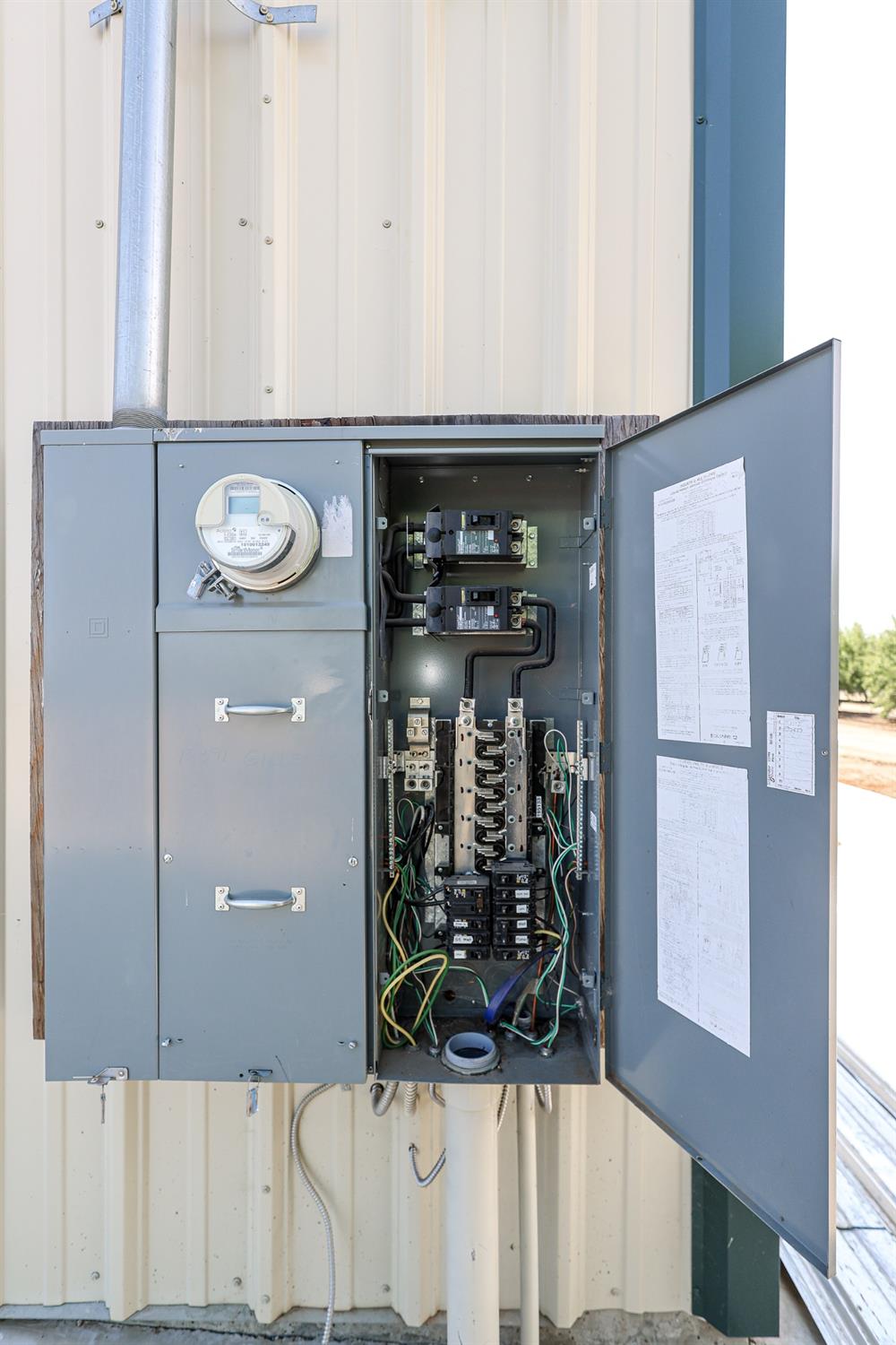 10391 Gillette Road Le Grand, CA 95333 - Photo 55 of 83 a view of a entryway