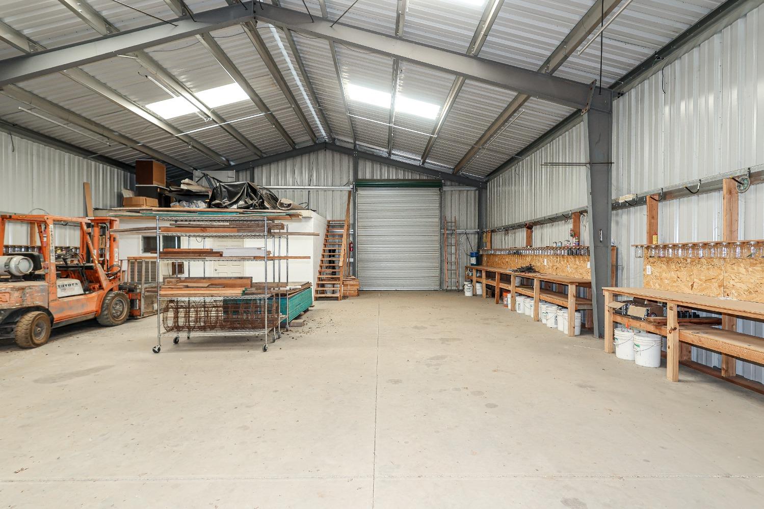 10391 Gillette Road Le Grand, CA 95333 - Photo 61 of 83 a view of a garage with furniture