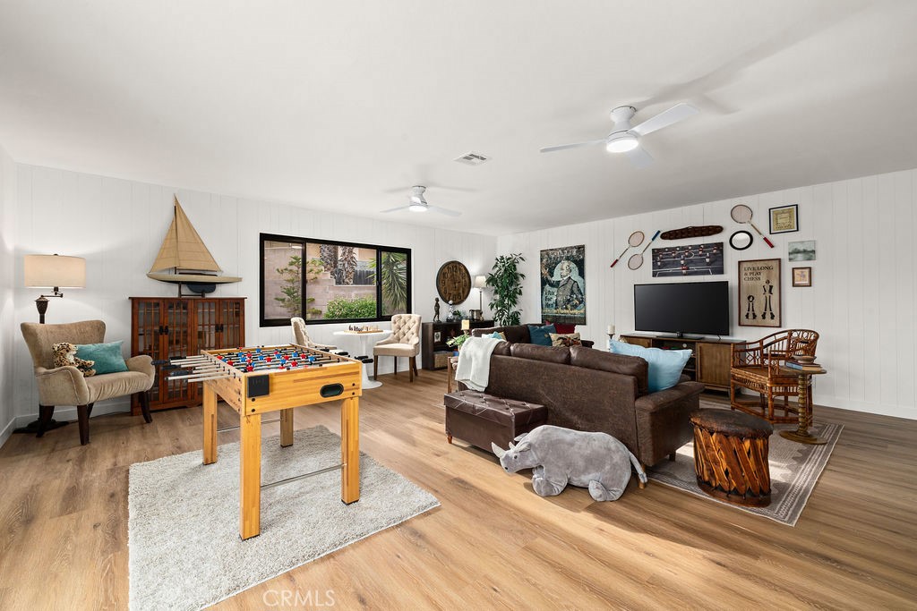 249 Alru Street Rialto, CA 92376 - Photo 14 of 33 Open-concept family room with flexible layout and abundant space