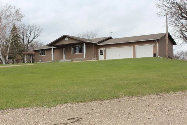 $569,900 | 359 156th Avenue Northeast, Mayville, ND 58257