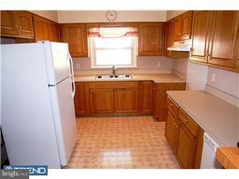 20 Cumberland Road Hamilton, NJ 08690 - Photo 5 of 12 Kitchen
