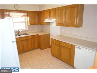 20 Cumberland Road Hamilton, NJ 08690 - Photo 6 of 12 Kitchen