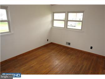 20 Cumberland Road Hamilton, NJ 08690 - Photo 10 of 12 Bedroom - Main