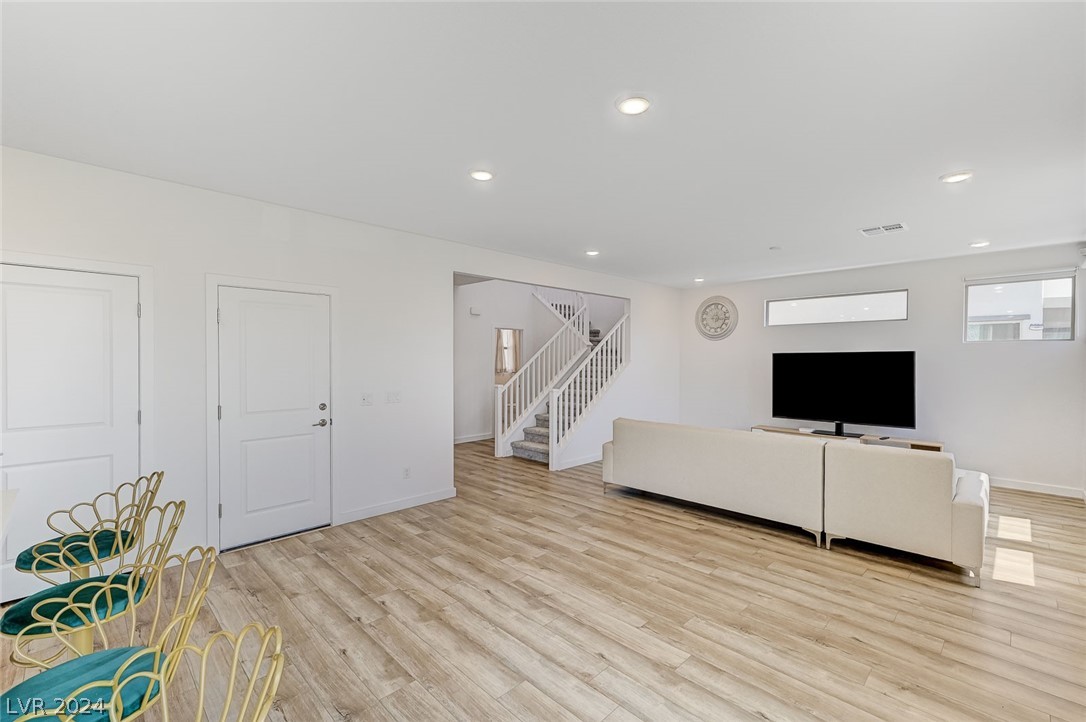 705 Everett Ridge Avenue North Las Vegas, NV 89084 - Photo 14 of 57