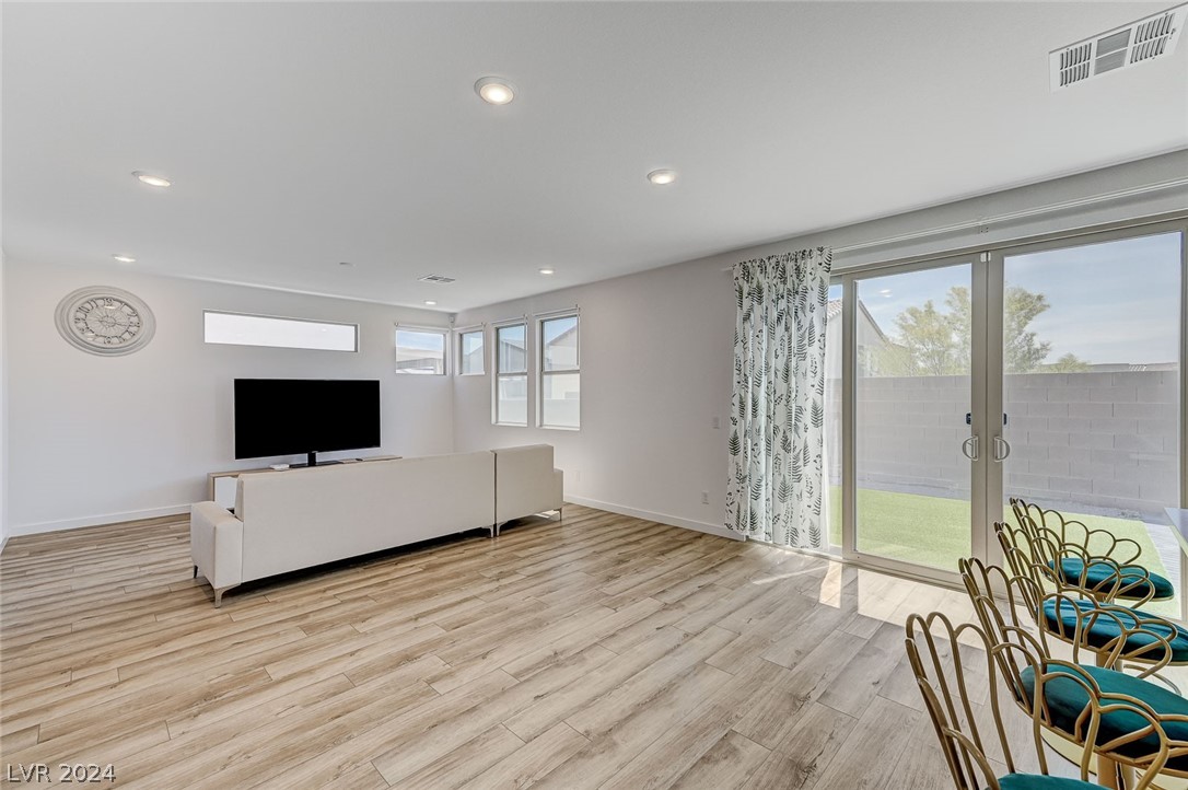 705 Everett Ridge Avenue North Las Vegas, NV 89084 - Photo 15 of 57