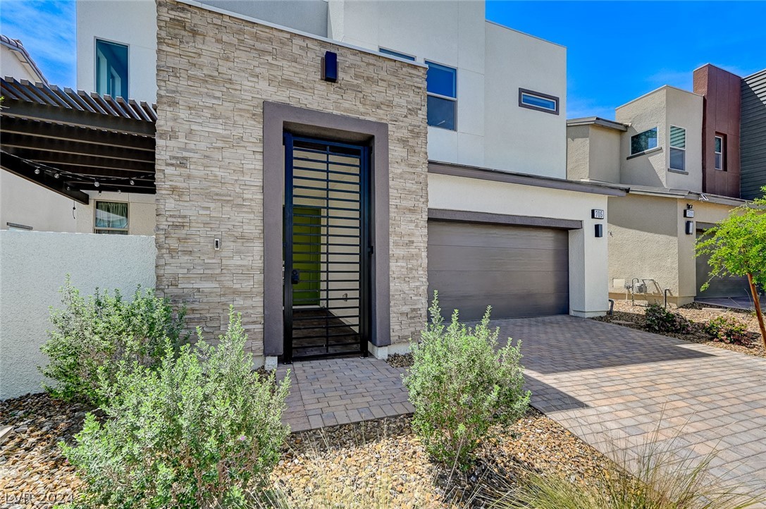 705 Everett Ridge Avenue North Las Vegas, NV 89084 - Photo 3 of 57