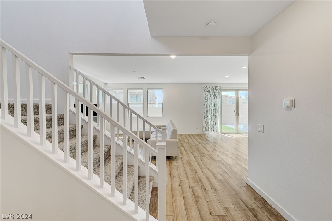 705 Everett Ridge Avenue North Las Vegas, NV 89084 - Photo 6 of 57