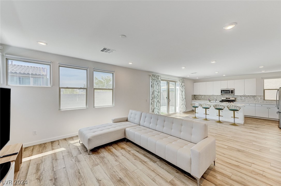 705 Everett Ridge Avenue North Las Vegas, NV 89084 - Photo 10 of 57