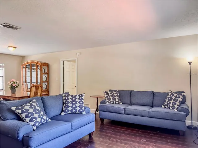 $474,900 | 2507 Creekview Circle, Oviedo, FL 32765