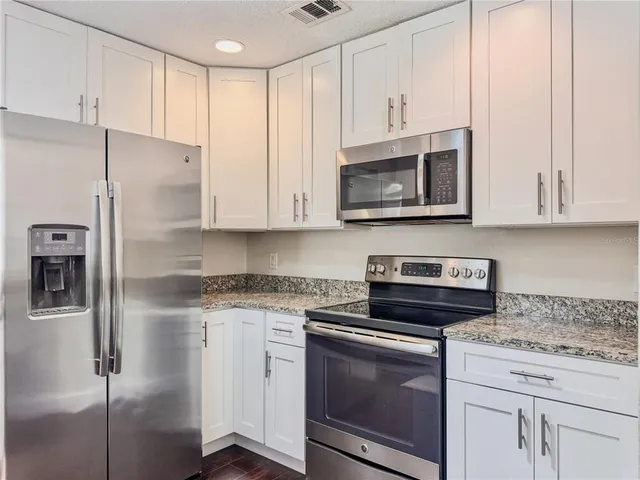 $474,900 | 2507 Creekview Circle, Oviedo, FL 32765