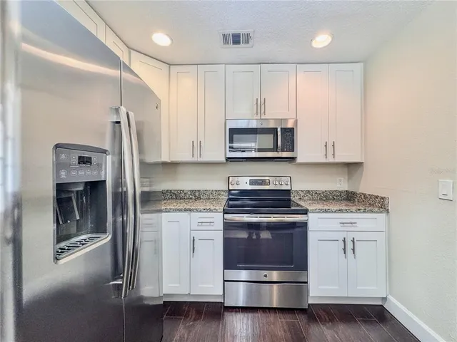 $474,900 | 2507 Creekview Circle, Oviedo, FL 32765