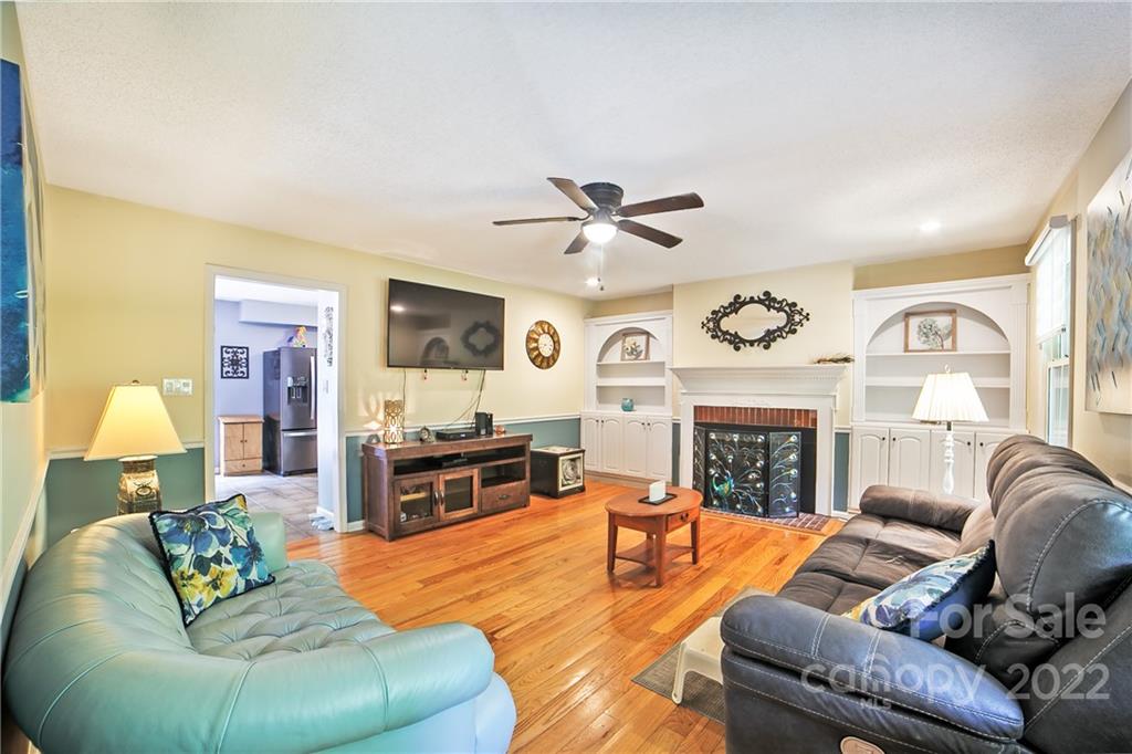 94 Morgan Branch Estate Road Candler, NC 28715 - Photo 11 of 37 Gallery Image 11