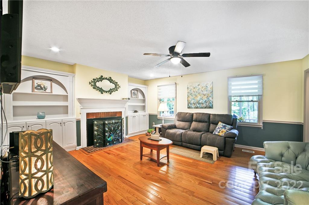94 Morgan Branch Estate Road Candler, NC 28715 - Photo 12 of 37 Gallery Image 12