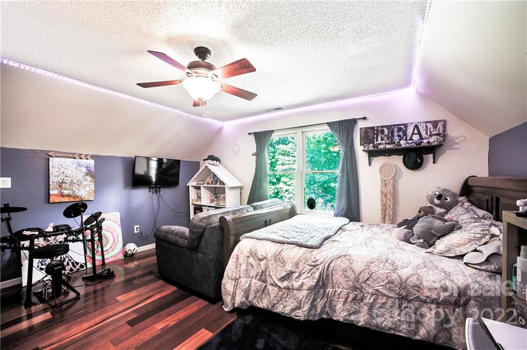 94 Morgan Branch Estate Road Candler, NC 28715 - Photo 28 of 37 Gallery Image 28