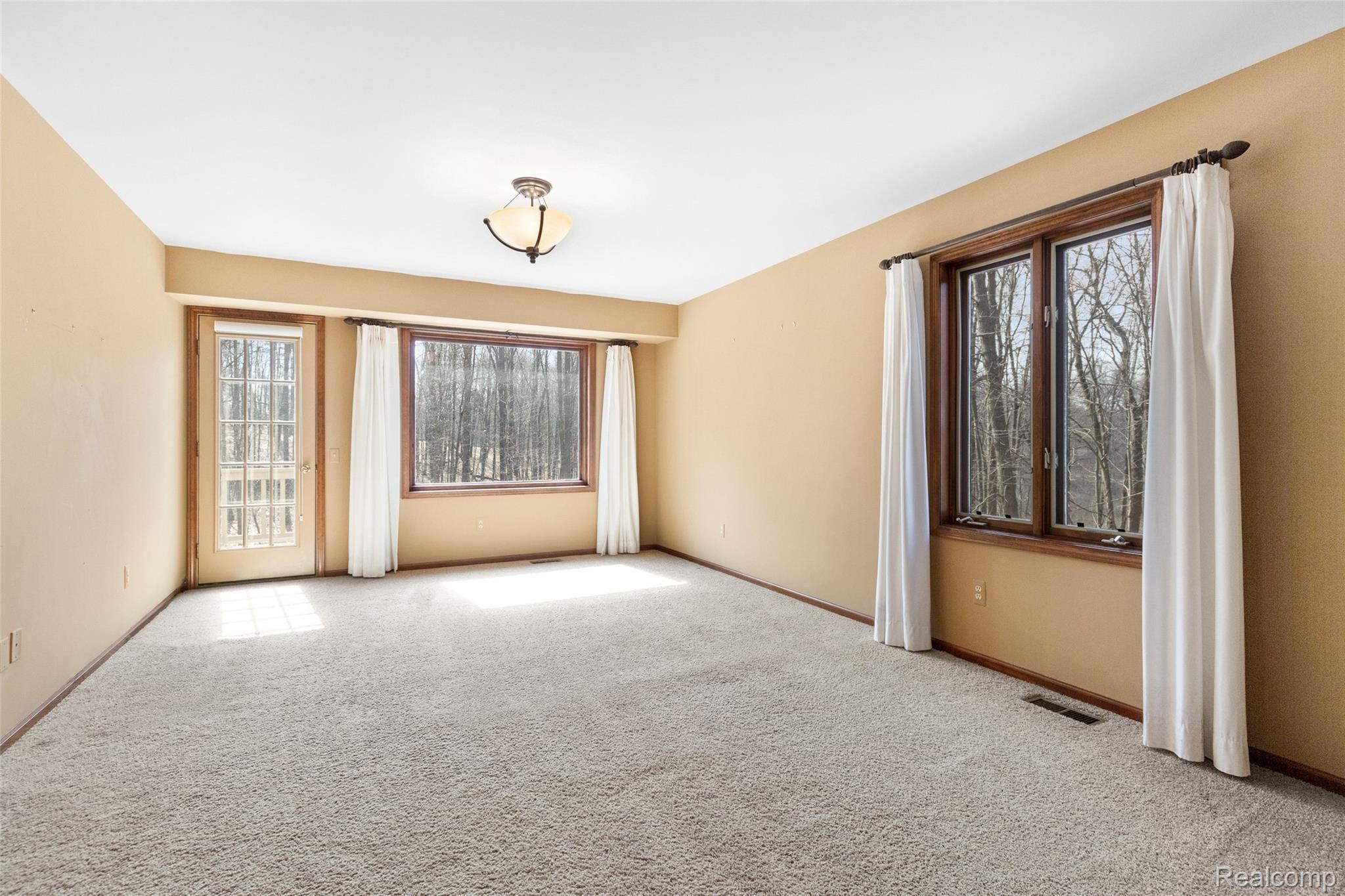3755 Drahner Road Oxford, MI 48370 - Photo 6 of 35 Master BR.jpg