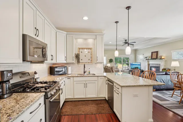 $579,000 | 656 Baker Street, Walworth, WI 53184